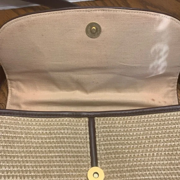 New Old Stock Etienne Aigner Shoulder Bag has tag and key ring Tan - Picture 3 of 15